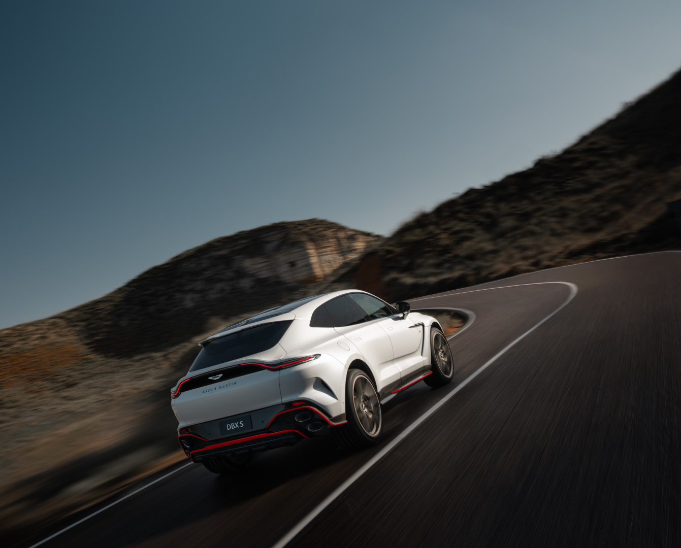 SMALL_Aston Martin DBX S_3